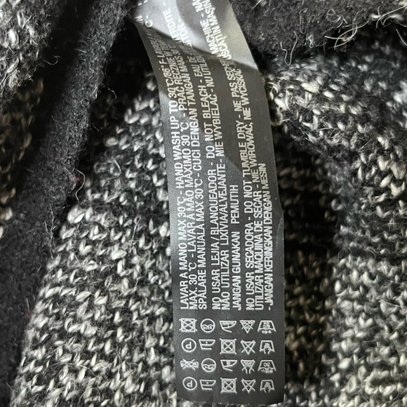 NWOT -Zara- wool blend poncho - Picture 6 of 6